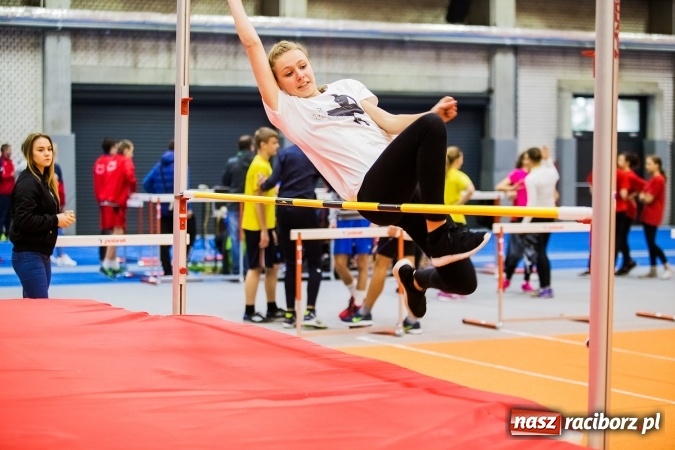 Zdjęcie w galerii na portalu naszraciborz.pl: Drugi dzień Halowych Mistrzostw Raciborza w Lekkiej Atletyce wiadomości z regionu