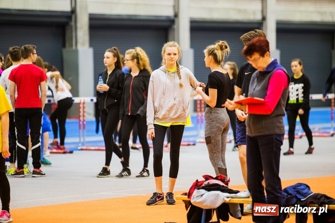 Zdjęcie w galerii na portalu naszraciborz.pl: Drugi dzień Halowych Mistrzostw Raciborza w Lekkiej Atletyce wiadomości z regionu