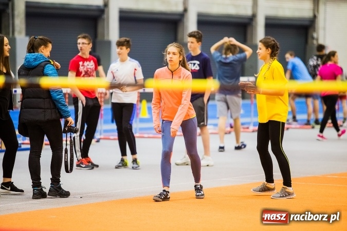 Zdjęcie w galerii na portalu naszraciborz.pl: Drugi dzień Halowych Mistrzostw Raciborza w Lekkiej Atletyce wiadomości z regionu