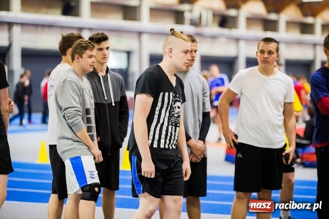 Zdjęcie w galerii na portalu naszraciborz.pl: Drugi dzień Halowych Mistrzostw Raciborza w Lekkiej Atletyce wiadomości z regionu