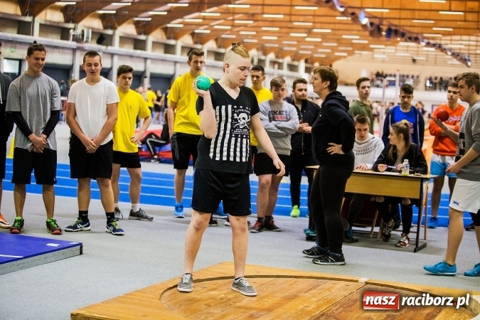 Zdjęcie w galerii na portalu naszraciborz.pl: Drugi dzień Halowych Mistrzostw Raciborza w Lekkiej Atletyce wiadomości z regionu