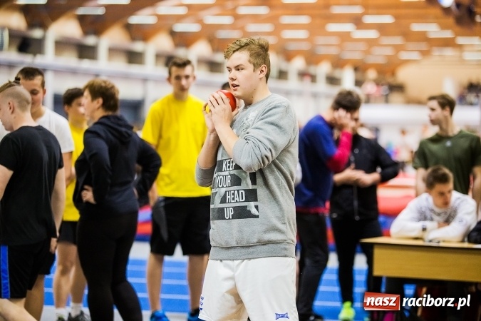 Zdjęcie w galerii na portalu naszraciborz.pl: Drugi dzień Halowych Mistrzostw Raciborza w Lekkiej Atletyce wiadomości z regionu