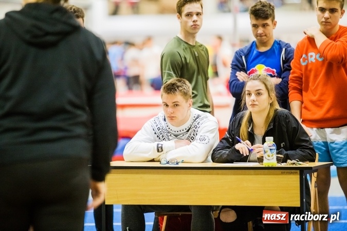 Zdjęcie w galerii na portalu naszraciborz.pl: Drugi dzień Halowych Mistrzostw Raciborza w Lekkiej Atletyce wiadomości z regionu