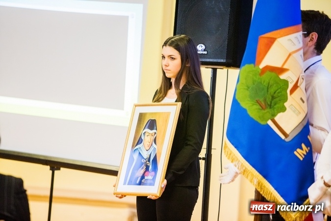 Zdjęcie w galerii na portalu naszraciborz.pl: Uroczyste obchody święta patrona szkoły – Technikum nr 1 w CKZiU nr 1  – Księżnej Eufemii Raciborskiej  wiadomości z regionu