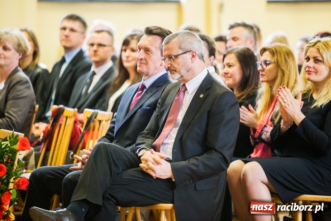 Zdjęcie w galerii na portalu naszraciborz.pl: Uroczyste obchody święta patrona szkoły – Technikum nr 1 w CKZiU nr 1  – Księżnej Eufemii Raciborskiej  wiadomości z regionu