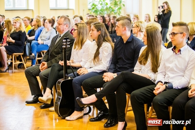 Zdjęcie w galerii na portalu naszraciborz.pl: Uroczyste obchody święta patrona szkoły – Technikum nr 1 w CKZiU nr 1  – Księżnej Eufemii Raciborskiej  wiadomości z regionu