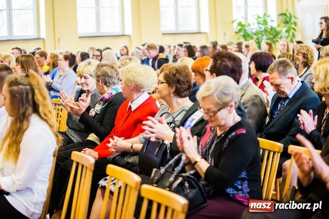 Zdjęcie w galerii na portalu naszraciborz.pl: Uroczyste obchody święta patrona szkoły – Technikum nr 1 w CKZiU nr 1  – Księżnej Eufemii Raciborskiej  wiadomości z regionu