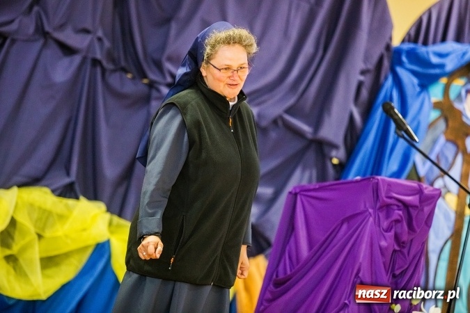 Zdjęcie w galerii na portalu naszraciborz.pl: Uroczyste obchody święta patrona szkoły – Technikum nr 1 w CKZiU nr 1  – Księżnej Eufemii Raciborskiej  wiadomości z regionu