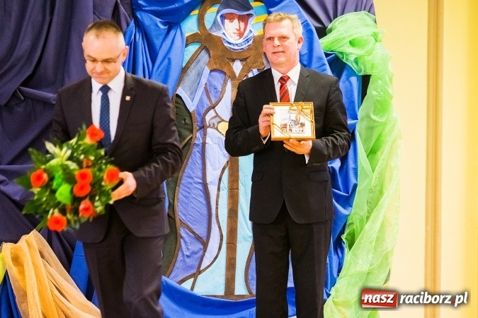 Zdjęcie w galerii na portalu naszraciborz.pl: Uroczyste obchody święta patrona szkoły – Technikum nr 1 w CKZiU nr 1  – Księżnej Eufemii Raciborskiej  wiadomości z regionu