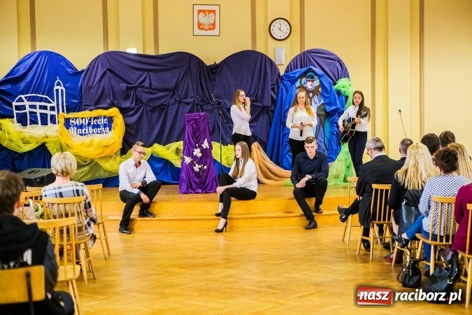 Zdjęcie w galerii na portalu naszraciborz.pl: Uroczyste obchody święta patrona szkoły – Technikum nr 1 w CKZiU nr 1  – Księżnej Eufemii Raciborskiej  wiadomości z regionu