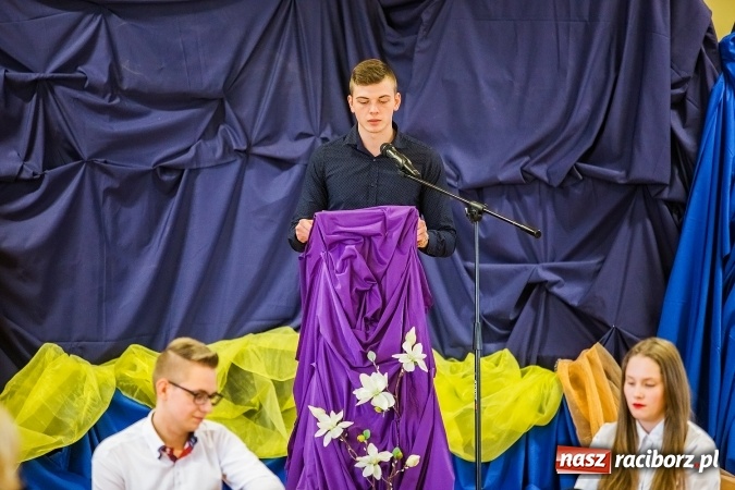 Zdjęcie w galerii na portalu naszraciborz.pl: Uroczyste obchody święta patrona szkoły – Technikum nr 1 w CKZiU nr 1  – Księżnej Eufemii Raciborskiej  wiadomości z regionu