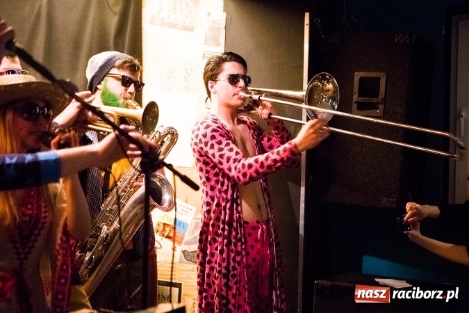 Zdjęcie w galerii na portalu naszraciborz.pl: Ostatnia Bitwa Kapel na Końcu Świata wiadomości z regionu