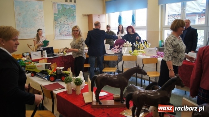 Zdjęcie w galerii na portalu naszraciborz.pl: Pierwsze Targi Edukacyjne w Pietrowicach Wielkich  wiadomości z regionu