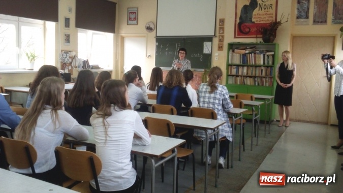 Zdjęcie w galerii na portalu naszraciborz.pl: W II Liceum Og&oacute;lnokształcącym po raz 24. wybrano powiatowych mistrz&oacute;w ortografii wiadomości z regionu