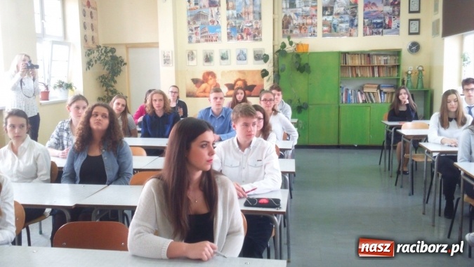 Zdjęcie w galerii na portalu naszraciborz.pl: W II Liceum Og&oacute;lnokształcącym po raz 24. wybrano powiatowych mistrz&oacute;w ortografii wiadomości z regionu