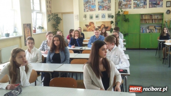 Zdjęcie w galerii na portalu naszraciborz.pl: W II Liceum Og&oacute;lnokształcącym po raz 24. wybrano powiatowych mistrz&oacute;w ortografii wiadomości z regionu