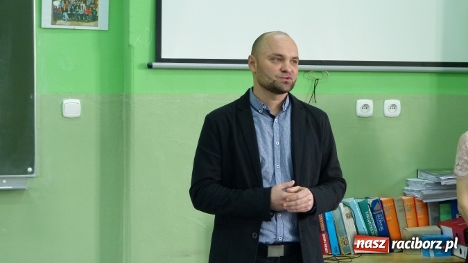 Zdjęcie w galerii na portalu naszraciborz.pl: W II Liceum Og&oacute;lnokształcącym po raz 24. wybrano powiatowych mistrz&oacute;w ortografii wiadomości z regionu