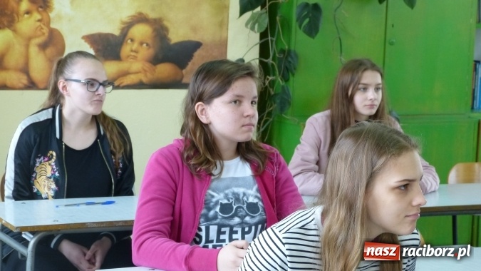 Zdjęcie w galerii na portalu naszraciborz.pl: W II Liceum Og&oacute;lnokształcącym po raz 24. wybrano powiatowych mistrz&oacute;w ortografii wiadomości z regionu