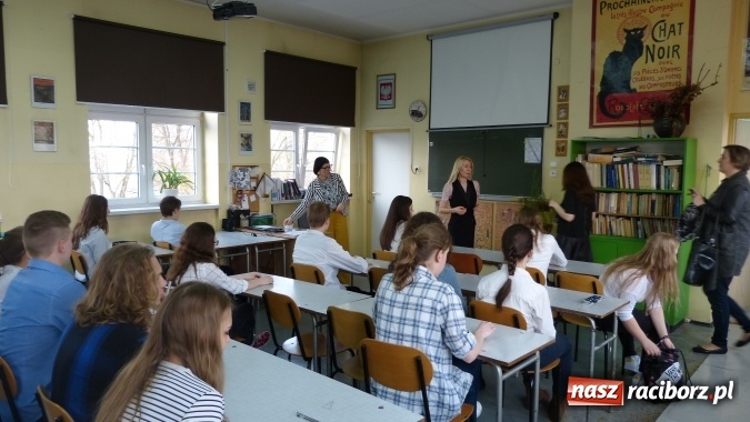 Zdjęcie w galerii na portalu naszraciborz.pl: W II Liceum Og&oacute;lnokształcącym po raz 24. wybrano powiatowych mistrz&oacute;w ortografii wiadomości z regionu