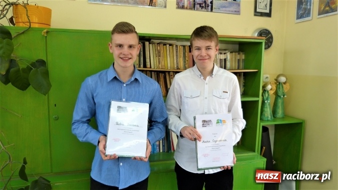 Zdjęcie w galerii na portalu naszraciborz.pl: W II Liceum Og&oacute;lnokształcącym po raz 24. wybrano powiatowych mistrz&oacute;w ortografii wiadomości z regionu