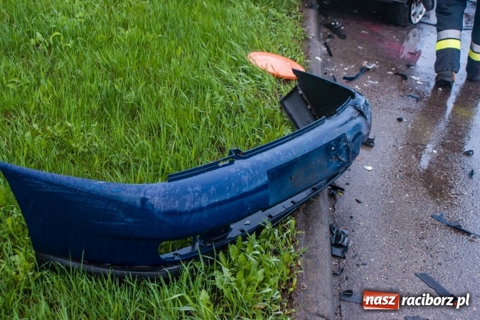 Zdjęcie w galerii na portalu naszraciborz.pl: Zderzenie samochodów na Piaskowej w Raciborzu wiadomości z regionu