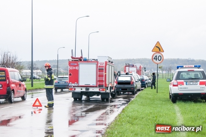 Zdjęcie w galerii na portalu naszraciborz.pl: Zderzenie samochodów na Piaskowej w Raciborzu wiadomości z regionu