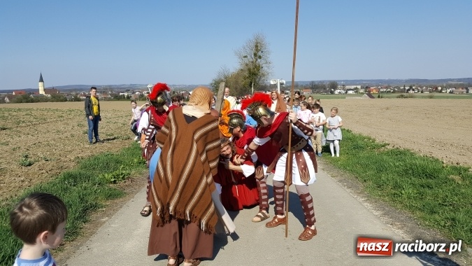 Zdjęcie w galerii na portalu naszraciborz.pl: Misterium Męki Pańskiej w Krzyżanowicach  wiadomości z regionu