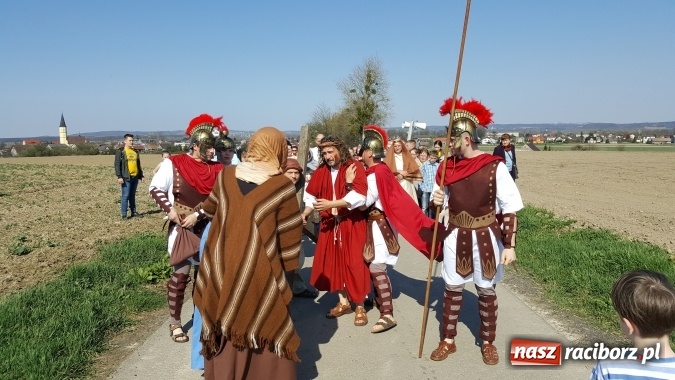 Zdjęcie w galerii na portalu naszraciborz.pl: Misterium Męki Pańskiej w Krzyżanowicach  wiadomości z regionu