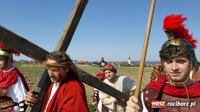 Zdjęcie w galerii na portalu naszraciborz.pl: Misterium Męki Pańskiej w Krzyżanowicach  wiadomości z regionu