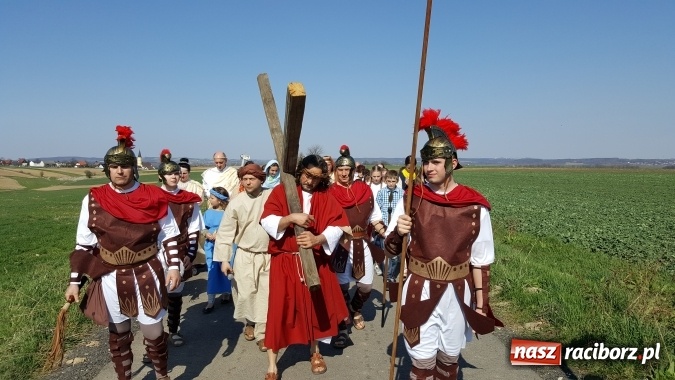 Zdjęcie w galerii na portalu naszraciborz.pl: Misterium Męki Pańskiej w Krzyżanowicach  wiadomości z regionu