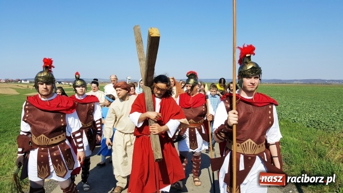 Zdjęcie w galerii na portalu naszraciborz.pl: Misterium Męki Pańskiej w Krzyżanowicach  wiadomości z regionu