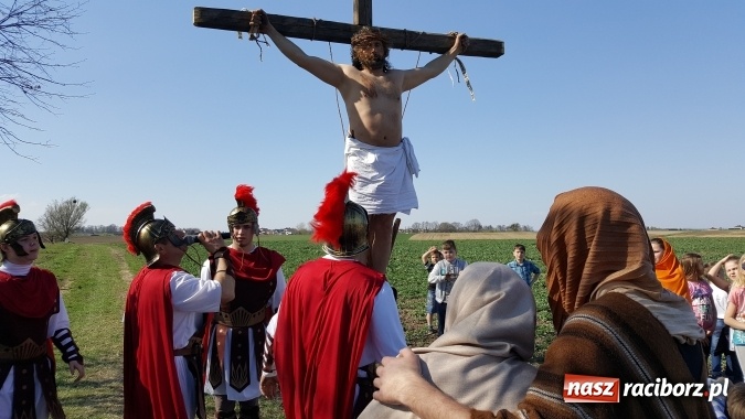 Zdjęcie w galerii na portalu naszraciborz.pl: Misterium Męki Pańskiej w Krzyżanowicach  wiadomości z regionu