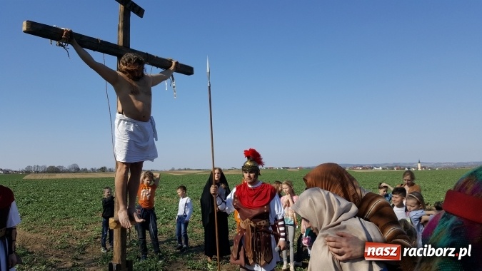 Zdjęcie w galerii na portalu naszraciborz.pl: Misterium Męki Pańskiej w Krzyżanowicach  wiadomości z regionu
