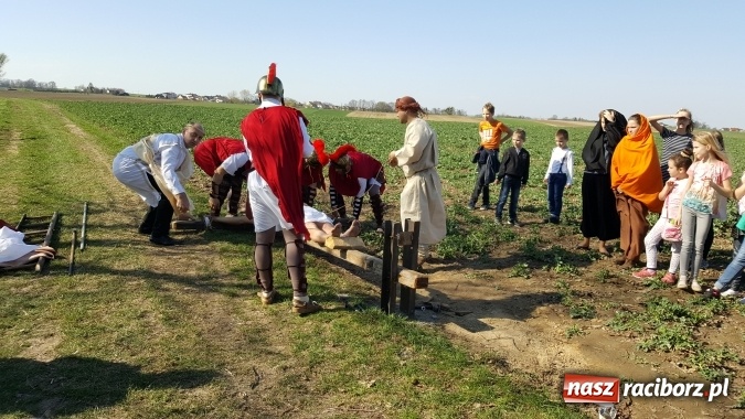 Zdjęcie w galerii na portalu naszraciborz.pl: Misterium Męki Pańskiej w Krzyżanowicach  wiadomości z regionu