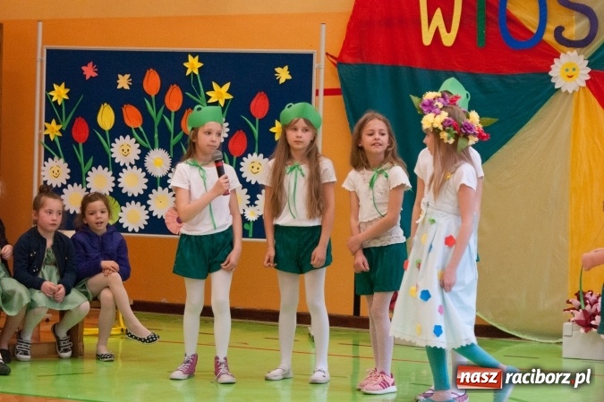Zdjęcie w galerii na portalu naszraciborz.pl: Wiosenne przedstawienie teatralne w SP 13 wiadomości z regionu