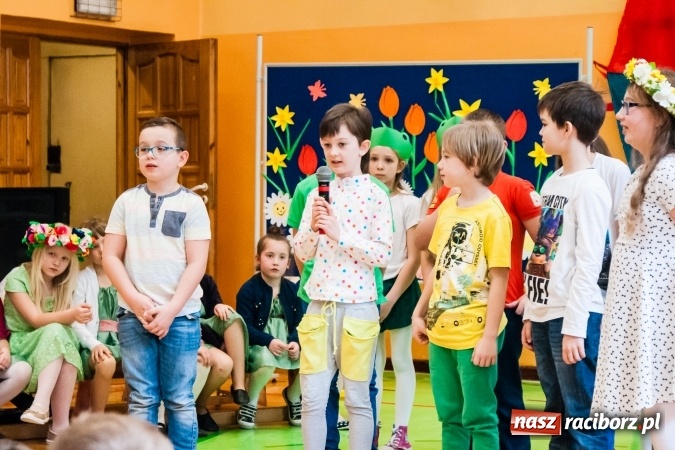 Zdjęcie w galerii na portalu naszraciborz.pl: Wiosenne przedstawienie teatralne w SP 13 wiadomości z regionu