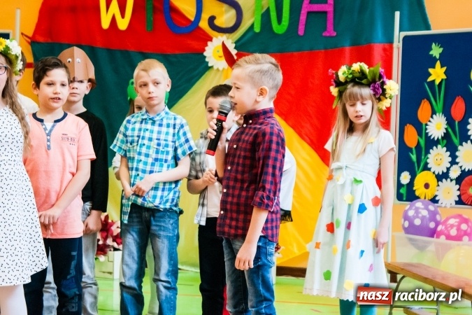 Zdjęcie w galerii na portalu naszraciborz.pl: Wiosenne przedstawienie teatralne w SP 13 wiadomości z regionu