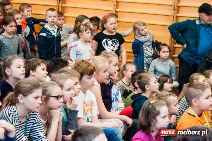 Zdjęcie w galerii na portalu naszraciborz.pl: Wiosenne przedstawienie teatralne w SP 13 wiadomości z regionu