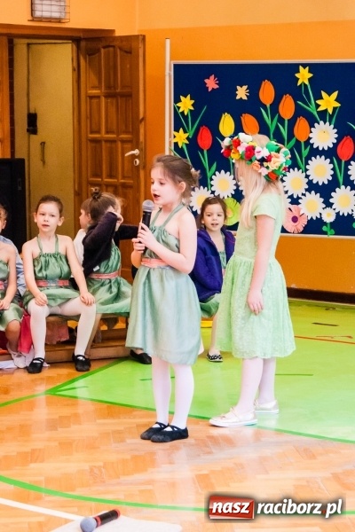 Zdjęcie w galerii na portalu naszraciborz.pl: Wiosenne przedstawienie teatralne w SP 13 wiadomości z regionu