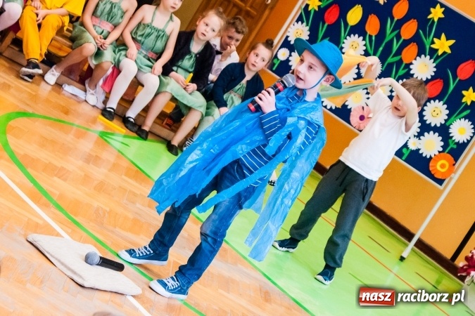 Zdjęcie w galerii na portalu naszraciborz.pl: Wiosenne przedstawienie teatralne w SP 13 wiadomości z regionu