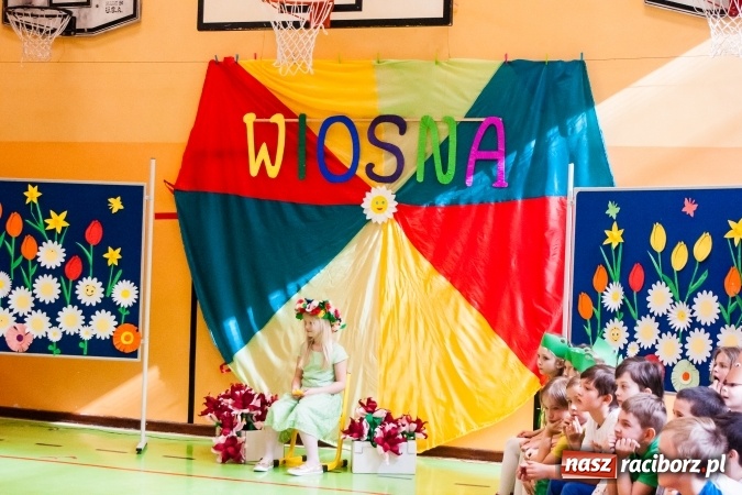 Zdjęcie w galerii na portalu naszraciborz.pl: Wiosenne przedstawienie teatralne w SP 13 wiadomości z regionu