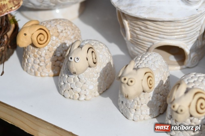 Zdjęcie w galerii na portalu naszraciborz.pl: Kolorowo, pachnąco i pysznie - ruszył Jarmark Wielkanocny  wiadomości z regionu