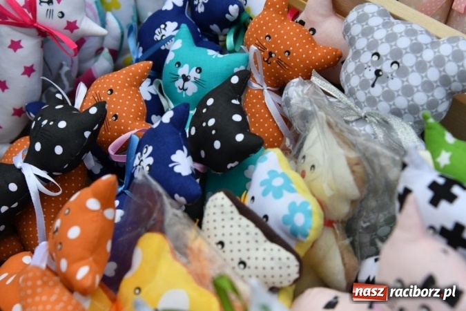 Zdjęcie w galerii na portalu naszraciborz.pl: Kolorowo, pachnąco i pysznie - ruszył Jarmark Wielkanocny  wiadomości z regionu