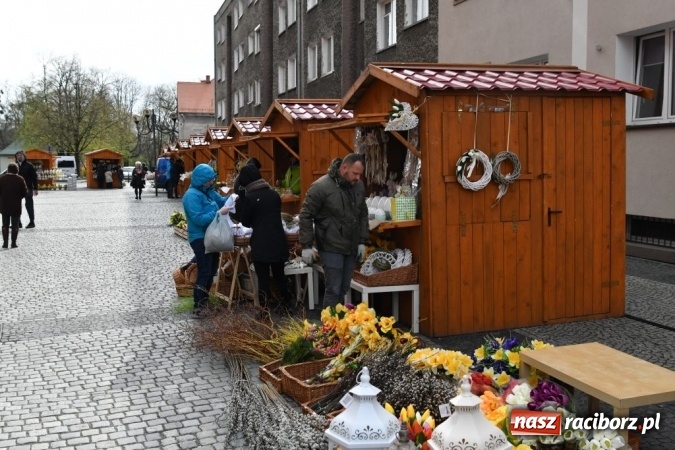Zdjęcie w galerii na portalu naszraciborz.pl: Kolorowo, pachnąco i pysznie - ruszył Jarmark Wielkanocny  wiadomości z regionu