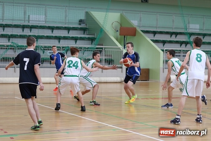 Zdjęcie w galerii na portalu naszraciborz.pl: Koszykówka: G1 z Raciborza awansowało do półfinału wojewódzkiego wiadomości z regionu