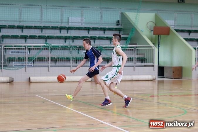 Zdjęcie w galerii na portalu naszraciborz.pl: Koszykówka: G1 z Raciborza awansowało do półfinału wojewódzkiego wiadomości z regionu