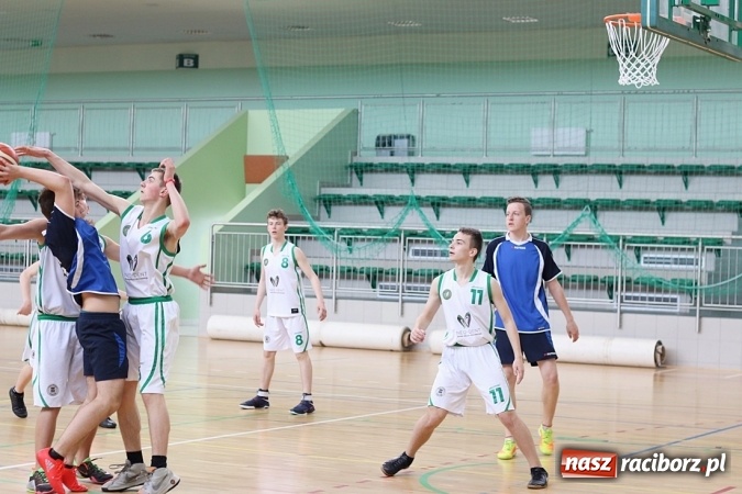 Zdjęcie w galerii na portalu naszraciborz.pl: Koszykówka: G1 z Raciborza awansowało do półfinału wojewódzkiego wiadomości z regionu