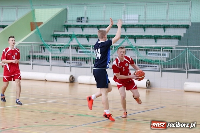 Zdjęcie w galerii na portalu naszraciborz.pl: Koszykówka: G1 z Raciborza awansowało do półfinału wojewódzkiego wiadomości z regionu