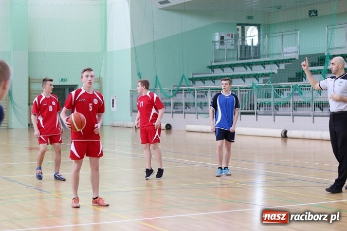 Zdjęcie w galerii na portalu naszraciborz.pl: Koszykówka: G1 z Raciborza awansowało do półfinału wojewódzkiego wiadomości z regionu