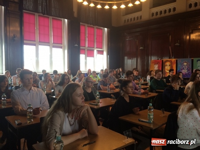 Zdjęcie w galerii na portalu naszraciborz.pl: X Powiatowy Konkurs Języka Angielskiego dla Gimnazjum za nami wiadomości z regionu